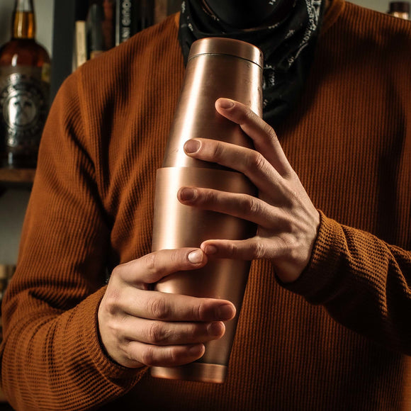 Cocktailshaker/bokssett, antikk kobber