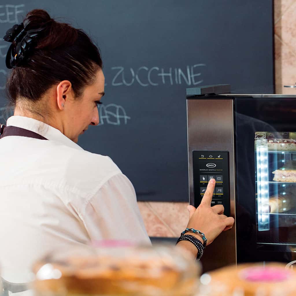 Bakerlux Shop.Pro Rossella Master ovn 4 600x400 - høyrehengslet, 6,9kW