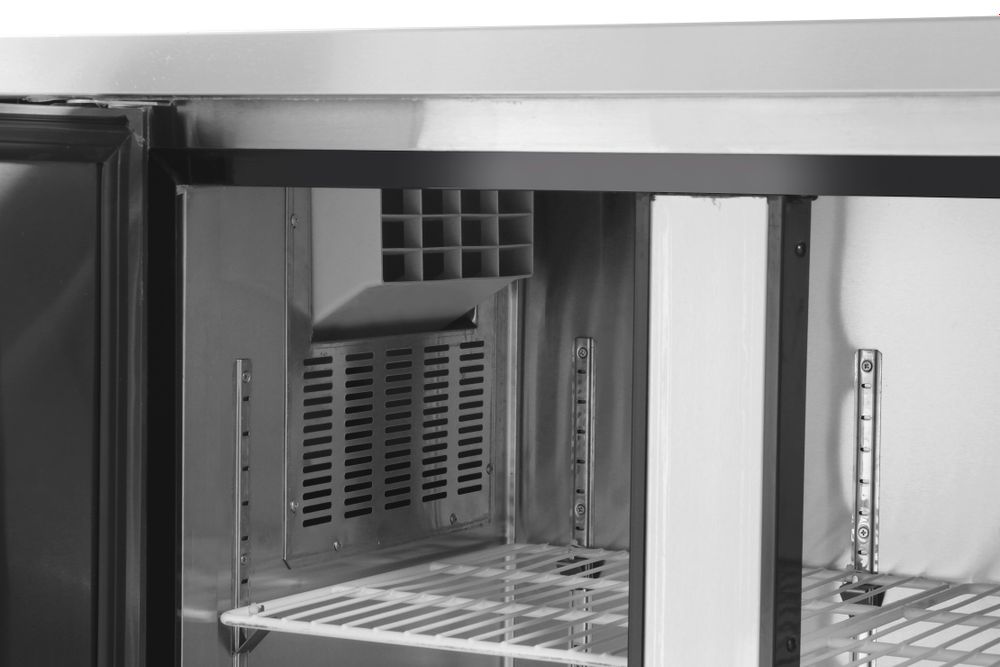 Fryser arbeidsbenk med 3 dører Kitchen Line 390L, Arktic, 291L, 230V/550W, 1800x600X (H) 800mm - for Storkjøkken - XL - Storkjøkken