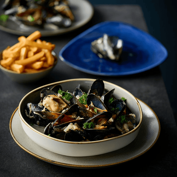 Organisk tallerken med høy kant Stonecast Peppercorn Grey, 230 mm, Min. kjøp: 6 - for Storkjøkken - XL - Storkjøkken