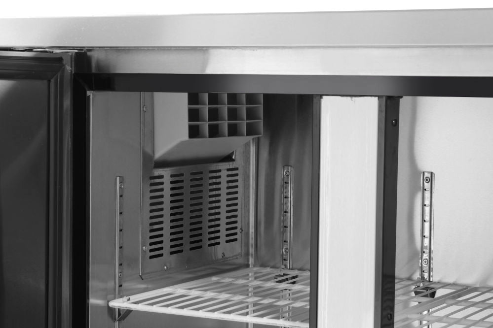 Kjølebenk med 3 dører 390L, Arktic, 291L, 230V/270W, 1800x600X (H) 850mm - for Storkjøkken - XL - Storkjøkken